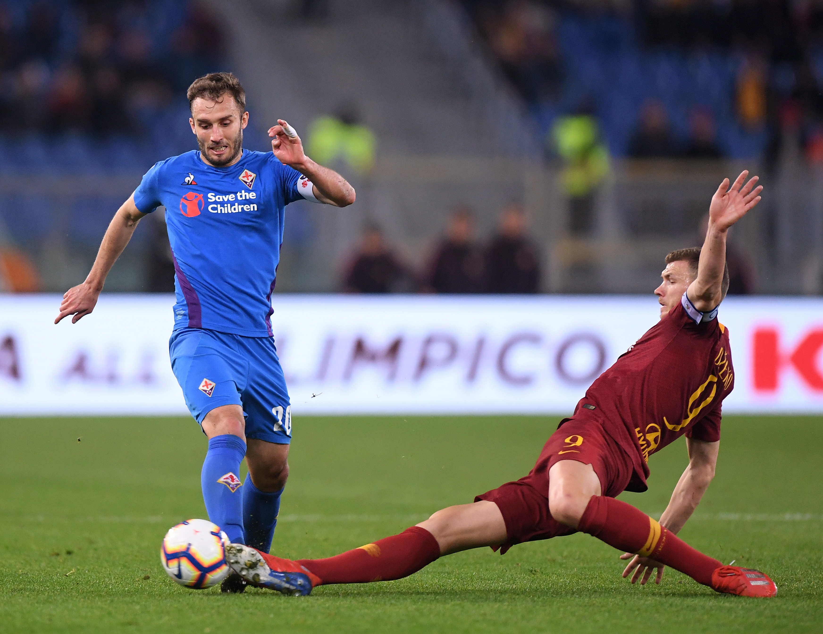 经济观察报：有关方面对国足洋帅年薪心理标准只有150万美元（经济观察报：相关方面对国足外籍主帅年薪预期仅150万美元）