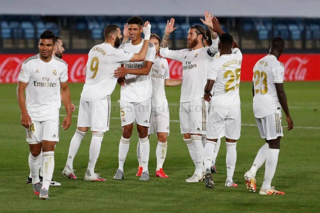 签下多纳鲁马是曼联复兴的信号，新管理层和老八一样高瞻远瞩