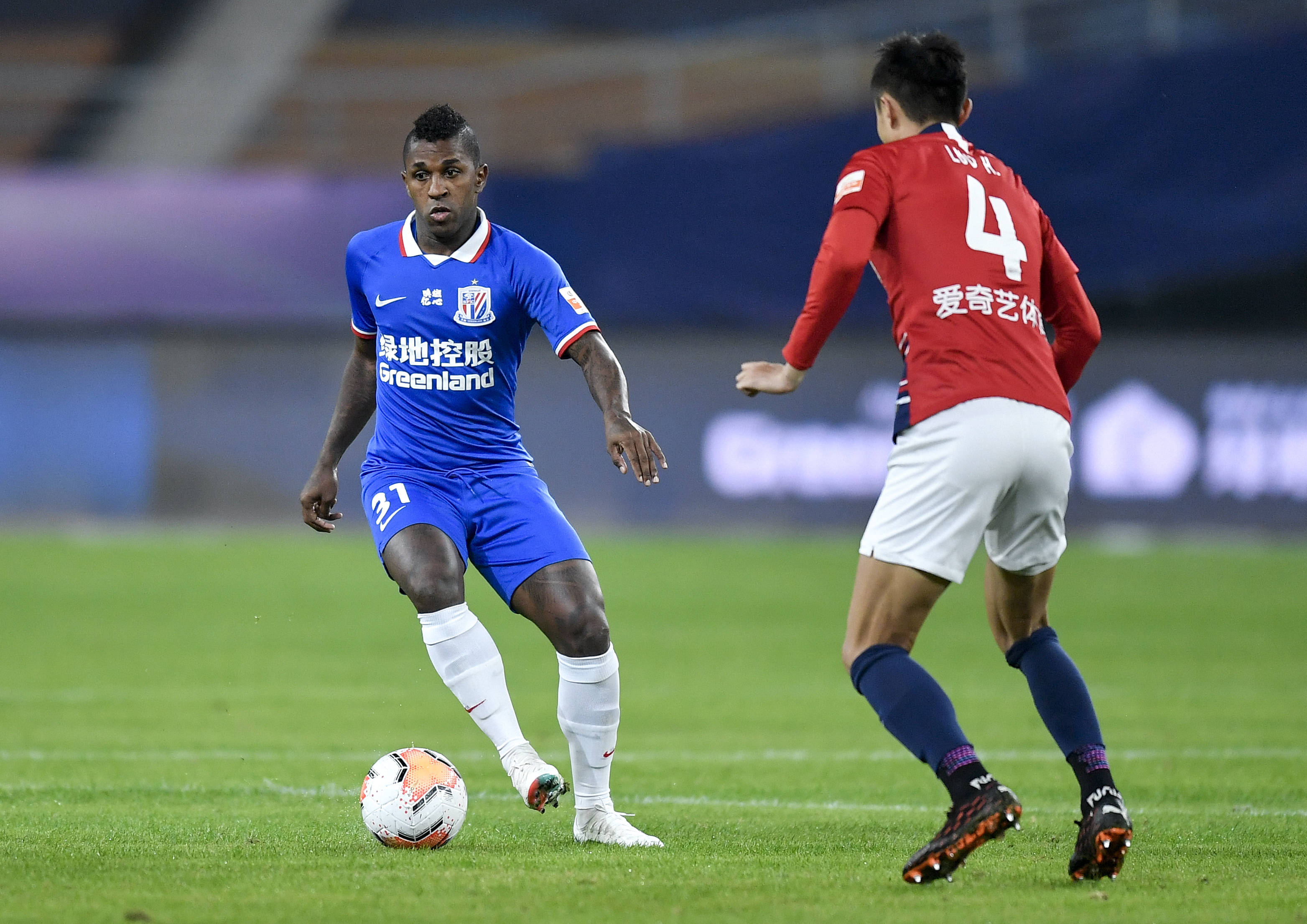 一场2-0让西甲争冠格局大乱，大黑马豪取6连胜，只落后皇马1分（2-0搅乱西甲争冠格局，黑马豪取6连胜距皇马仅1分）