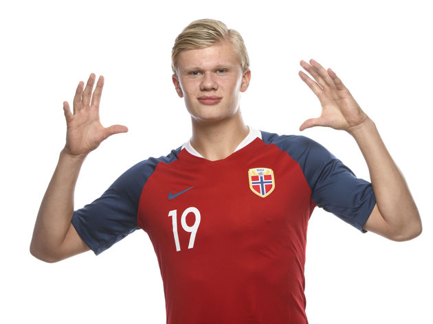 连下两城，格林伍德成马赛近15年首位欧冠客场梅开二度的球员（格林伍德欧冠客场双响，成马赛近15年首人）