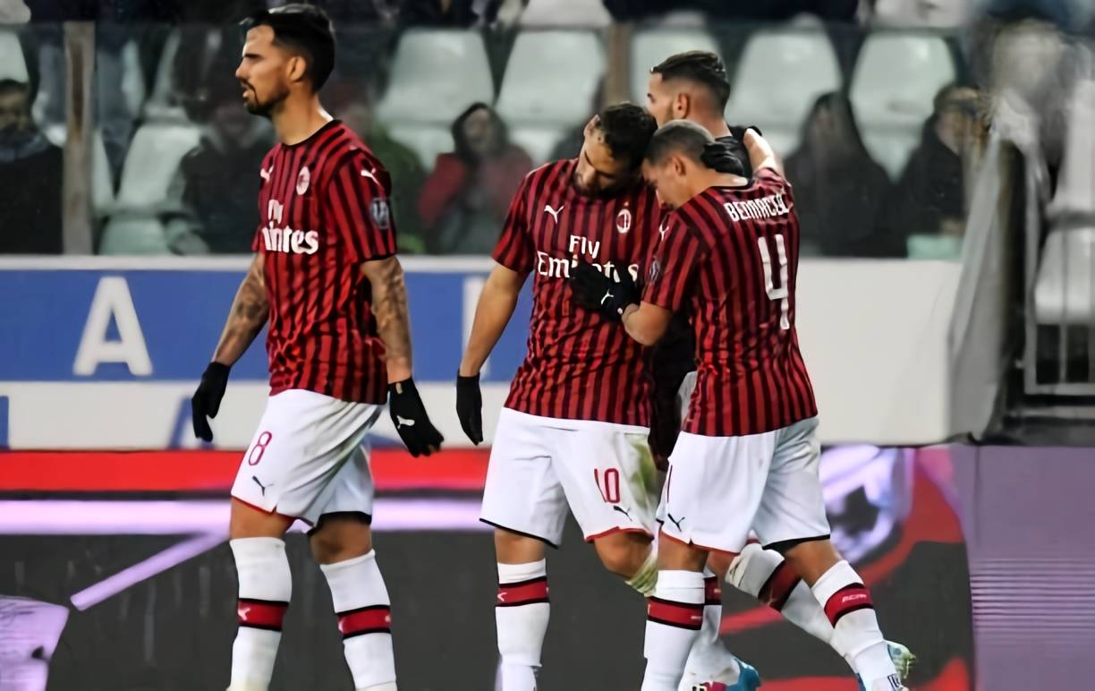 瓜帅：球员过节可以吃大餐，但如果增重3公斤就不会随队踢森林（瓜迪奥拉：节日可大吃大喝，但增重3公斤将无缘对阵森林）