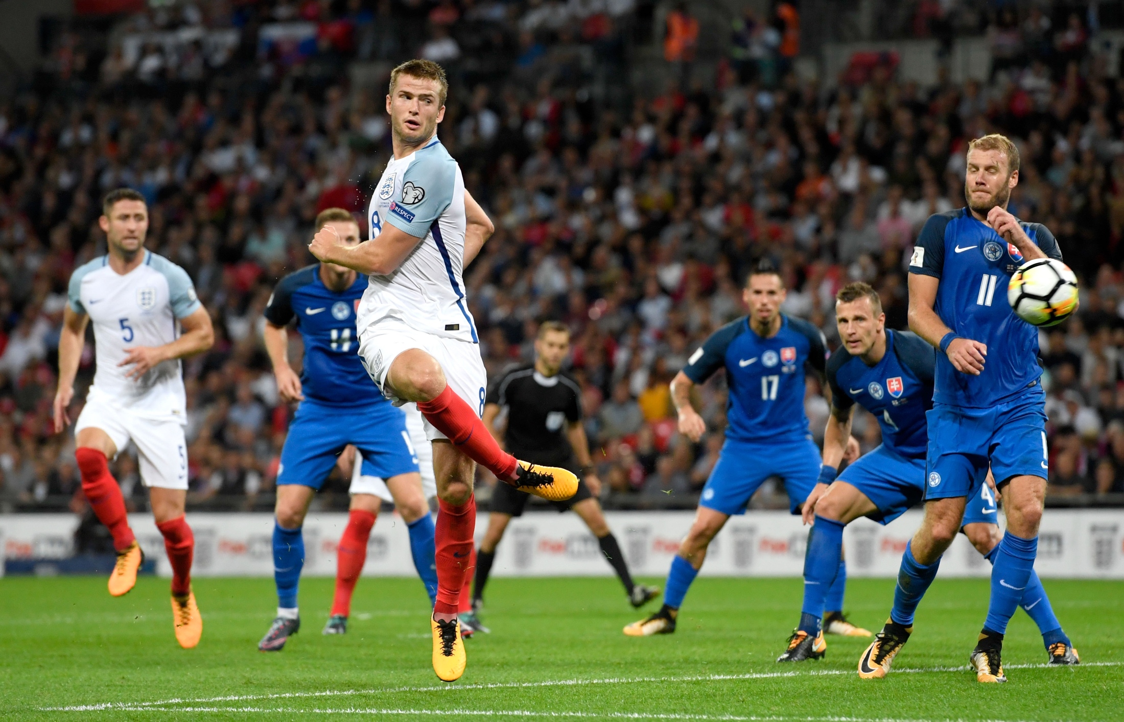 TA：奥利塞合同中没有任何解约金条款，拜仁希望和他续约（TA：奥利塞合同不设解约金，拜仁欲与其续约）