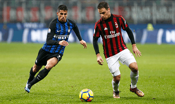 乌尔比希：赛前4个半小时得知自己会首发；时刻准备为球队效力（乌尔比希：开赛前4个半小时才被告知首发，始终做好随时为球队出战的准备）