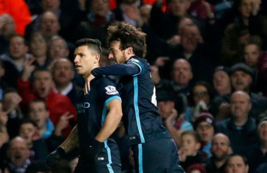 亚泰为客场全勤球迷颁发纪念证书，谭龙、徐浩峰等人参与颁奖（亚泰向客场全勤球迷颁发纪念证书，谭龙、徐浩峰等出席颁奖）