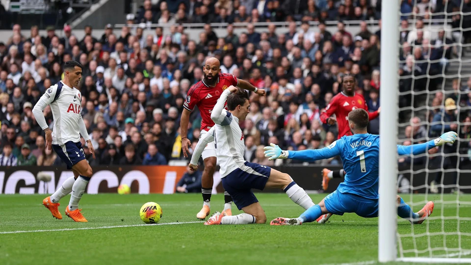 曾引起争议，西安国际足球中心草坪已重新铺设，明年3月达标（曾引争议的西安国际足球中心草坪已重铺，预计明年3月达标）