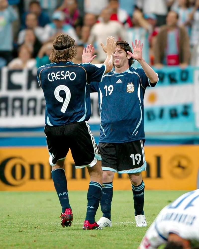 阿媒：奥斯卡所患非严重的结构性心脏病，但是否退役仍不明朗（阿媒：奥斯卡确诊非重度结构性心脏病，是否退役尚未明朗）